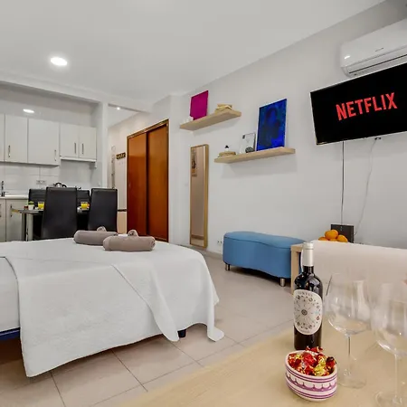 Castellano De Steram Flats * Τορρεμολίνος