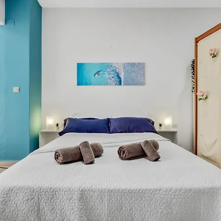Castellano De Steram Flats Apartment